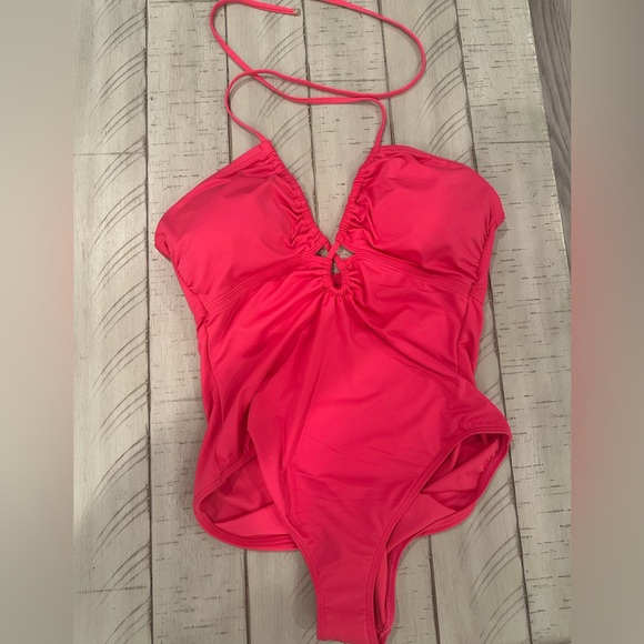 MICHAEL MICHAEL KORS
Stretch Nylon Halter One Piece Swimwear - Picture 1 of 8